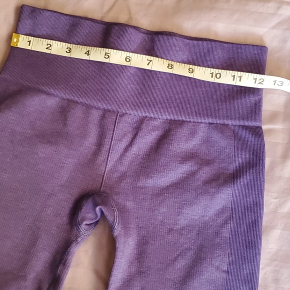 Lululemon In the Flow crops - Picture 7 of 10